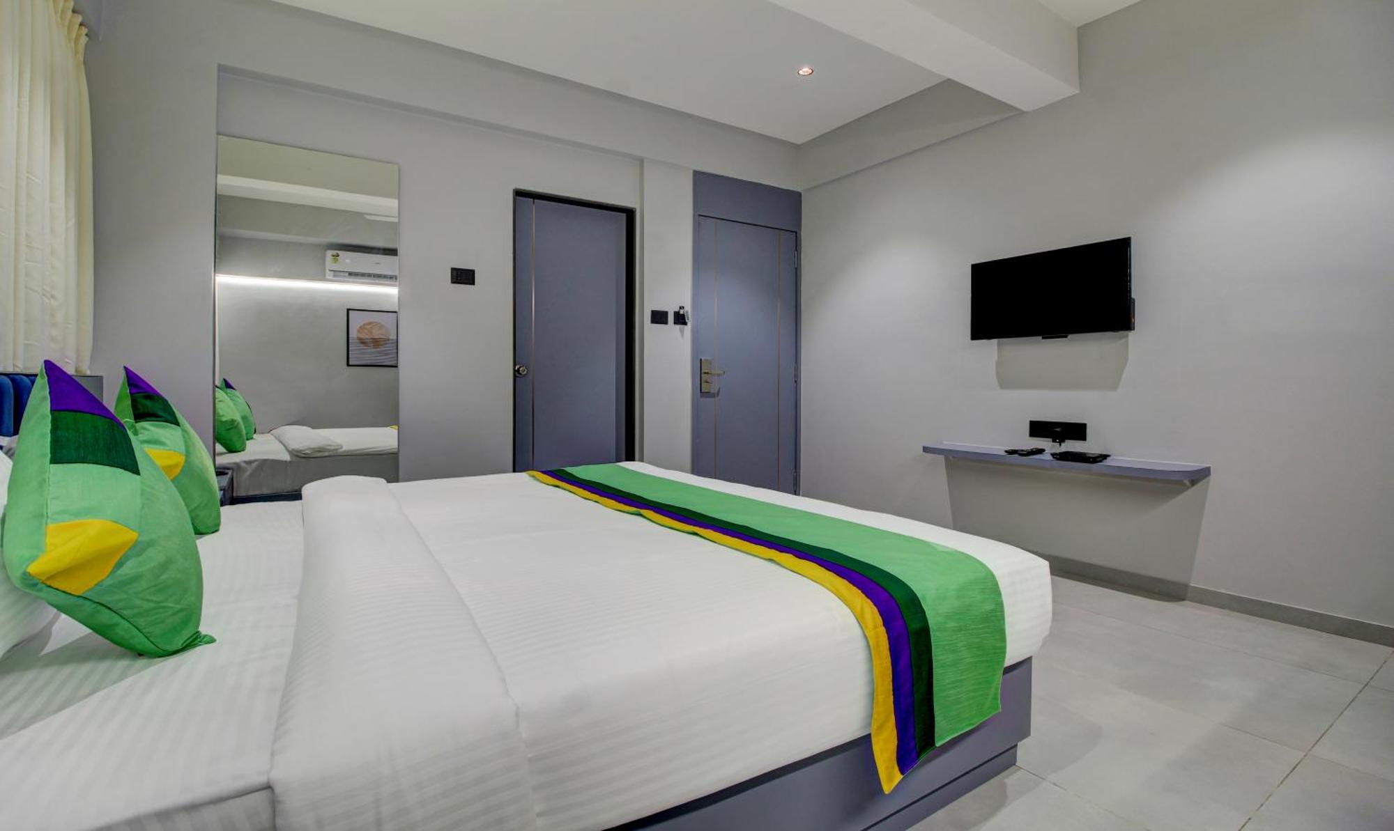 Comfort Inn Baner- Indian Nationals Only Pune Dış mekan fotoğraf